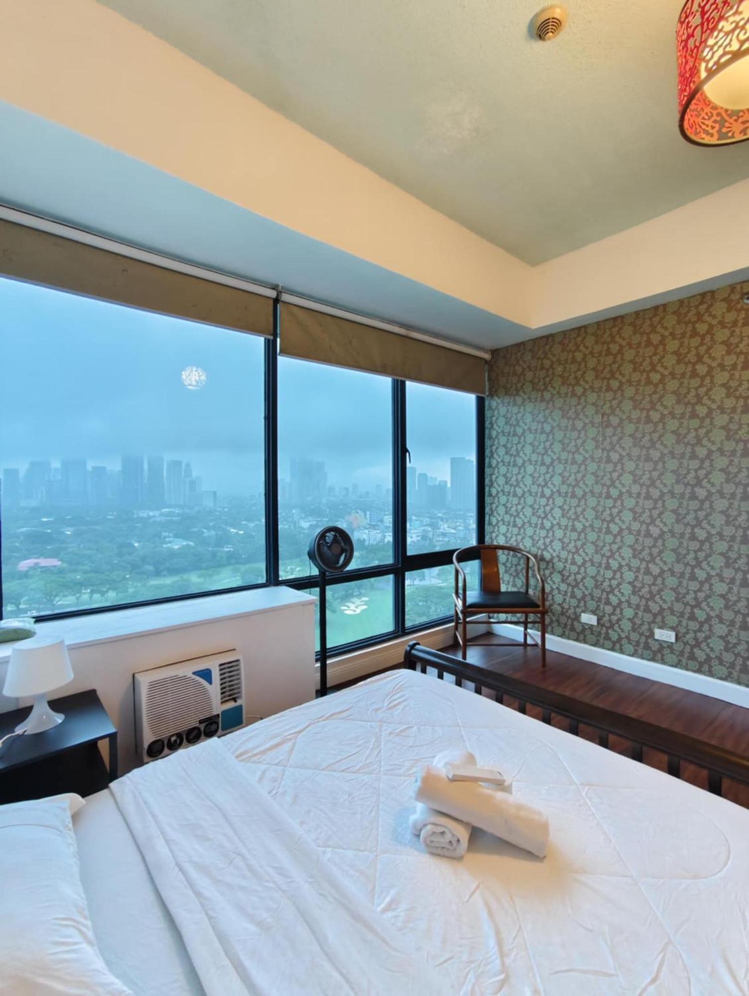 Bellagio One Bedrroom Bgc Burgos Circle By Christine Suites Ph Taguig Exteriör bild