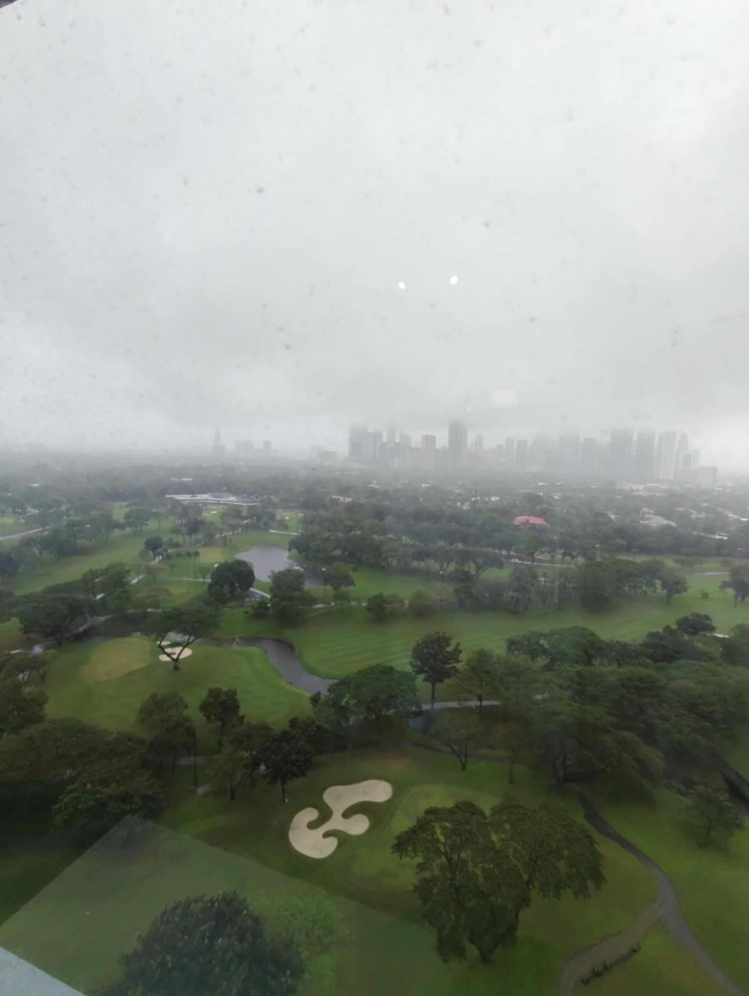 Bellagio One Bedrroom Bgc Burgos Circle By Christine Suites Ph Taguig Exteriör bild